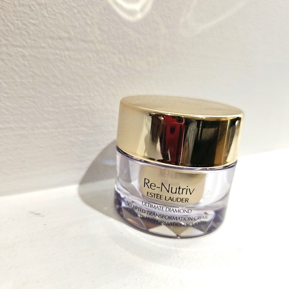 ESTEE LAUDER RE-NUTRIV ULTIMATE DIAMOND SCULPTED TRANSFORMATION CREME - Picture 6 of 8